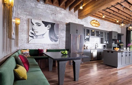 Downtown Nashville Apartment | The Producer's Loft - Steps from Broadway Bars