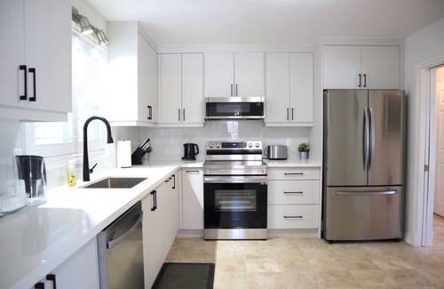 Historic Old Town House | The Promenade Cottage
