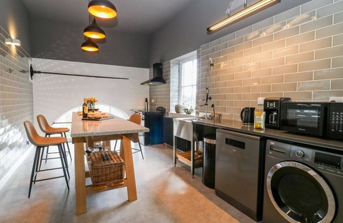 North Wheatley Cottage | THE PUMP HOUSE ART STUDIO, family friendly in Misterton