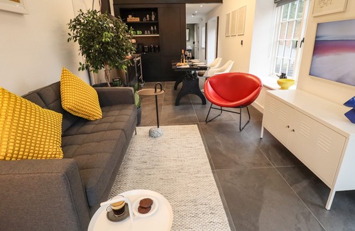 North Wheatley Cottage | THE PUMP HOUSE FORGE, romantic, with a garden in Misterton