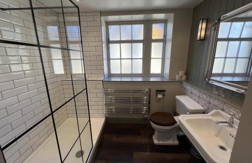 Woodstock Hotel | The Punchbowl Inn