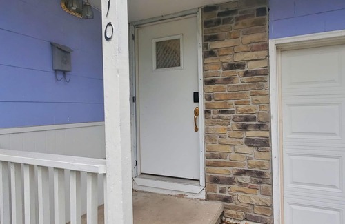 Columbia House | The Purple House - Central - Close To Downtown