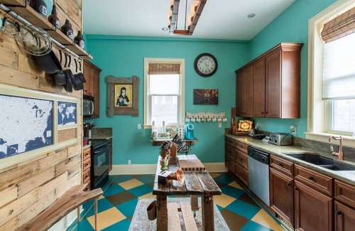 East End House | The Purple House | Pet Friendly Unique Experience
