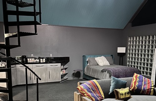 Lufkin House | The Purple House