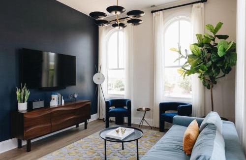 Prospect Hotel | The Purple Martin - The Perch