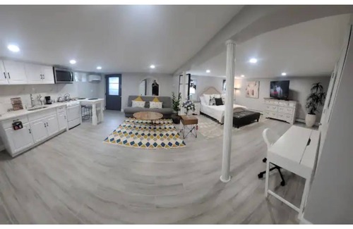 West Hempstead Apartment | The Q Placen~Very cozy and private retreat Estudio/apartment~