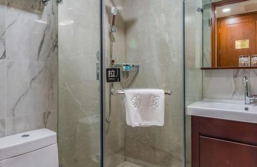 Shishahai Hotel | The Qomolangma Hotel Beijing China