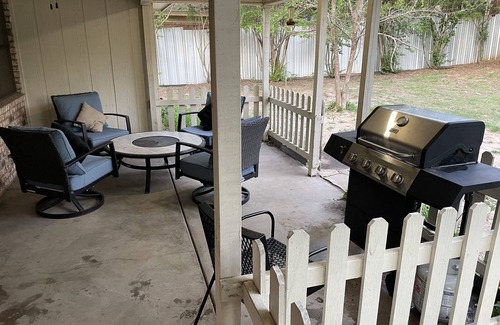 Stephenville House | The Quad Near Harbin
