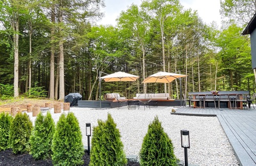 West Hartford House | The Quechee Haus: VT Retreat with Outdoor Hot Tub