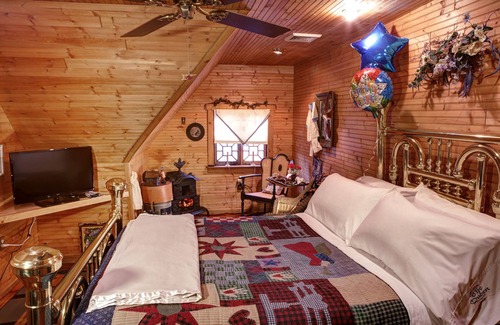 Bellefonte Bed & Breakfast | The Queen, A Victorian Bed & Breakfast