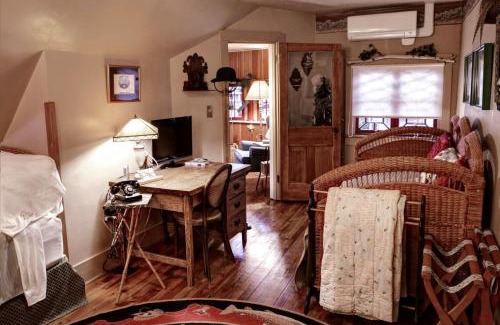 Bellefonte Bed & Breakfast | The Queen, A Victorian Bed & Breakfast