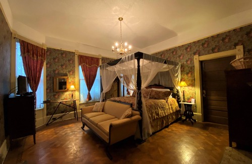 Olde Town Augusta House | The Queen Anne Inn