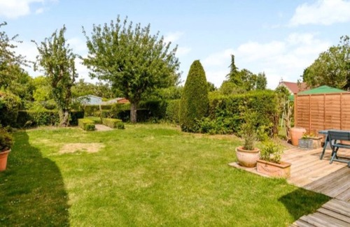 Cherry Hinton House | The Queen Edith Place - Lovely 6BDR Home in Secluded Neighbourhood