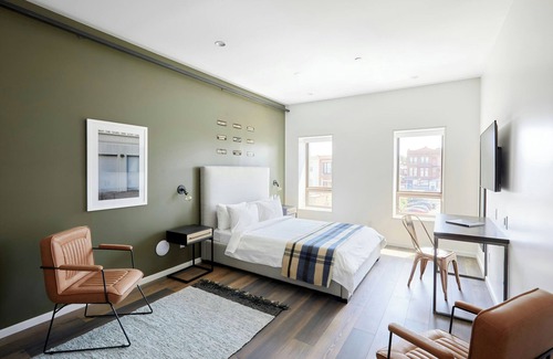 Queen Village Hotel | The Queen Hotel Queen Village, Sonder by Marriott Bonvoy
