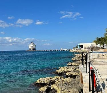 Colonia Andres Apartment | The Queen of Cozumel - ROYAL VISTA - Caribbean Ocean VIEW Suite for Couples in Mind