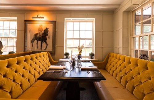 East Garston Hotel | The Queen's Arms