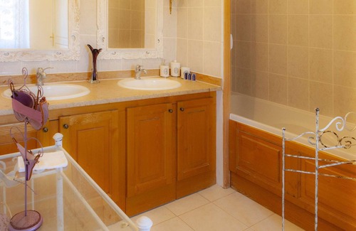 Murviel-les-Beziers Other | The "Queen Victoria" room