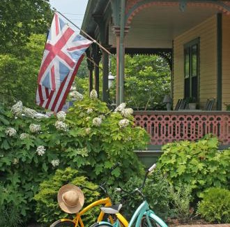 Cape May Bed & Breakfast | The Queen Victoria
