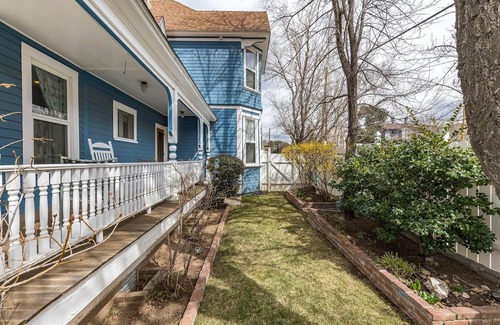 Prescott House | The Queen Victorian historic and 1 block from the town square