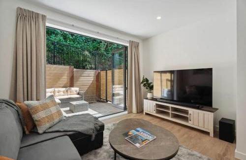 Arthur's Point House | The Queenstown Alpine Nest