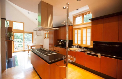 North Buckhead House | The Quiet House Buckhead Tranquil Retreat.