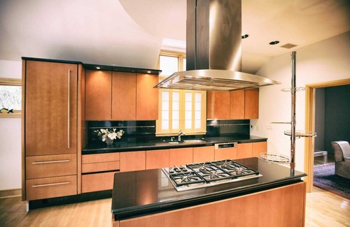 North Buckhead House | The Quiet House Buckhead Tranquil Retreat.