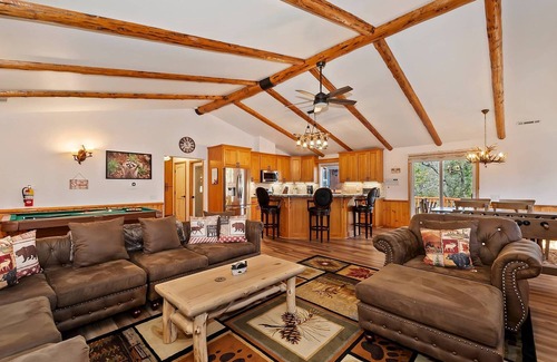 Castle Glen Estates Cabin | The Quiet Place By Destination Big Bear:Located in the Castle Glen Estates!Pet Friendly! Pool Table! Foosball!