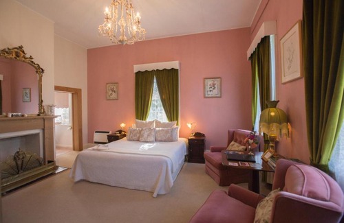 Longford Bed & Breakfast | The Racecourse Inn
