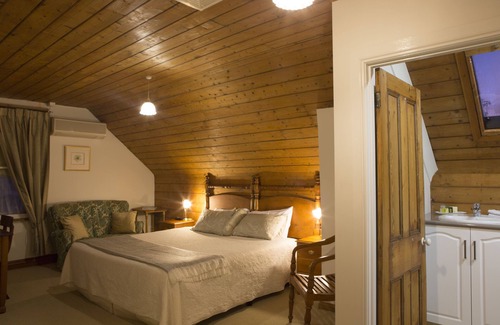 Longford Bed & Breakfast | The Racecourse Inn
