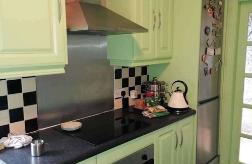 Moate House | The Railway Lodge - 4 Bedrooms, Sleeps 11, Pets Ok