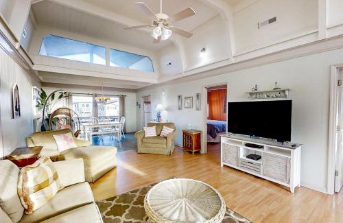North Myrtle Beach House | The Rainbow Fish, Full Property