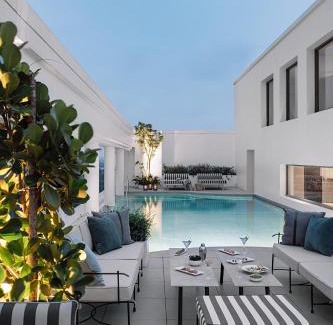 Alwarpet Hotel | The Raintree, St. Mary’s Road