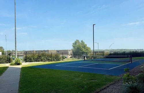 North Central Omaha Apartment | The Ralston Summary:
