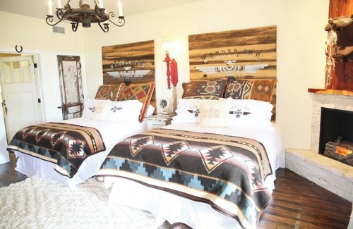 Round Top Bed & Breakfast | The Rambler Room - Wander Inn