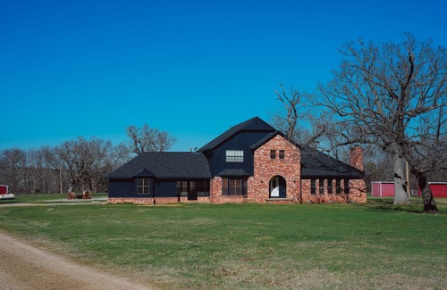 Daisy House | The Ranch- a full house ready to retreat! Large family or groups welcome!