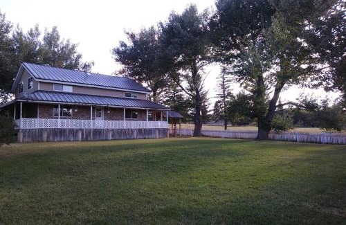 Alton House | The Ranch House Retreat