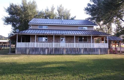 Alton House | The Ranch House Retreat