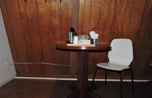 Rice Hill Hotel | The Ranch Motel