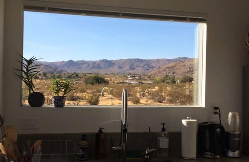 Joshua Tree House | The Raven House - Renovated Homestead Cabin
