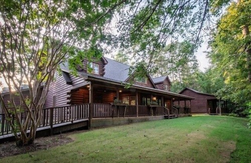Oxford Cabin | The Ravine, 5BR Boutique by Velvet Ditch Villas