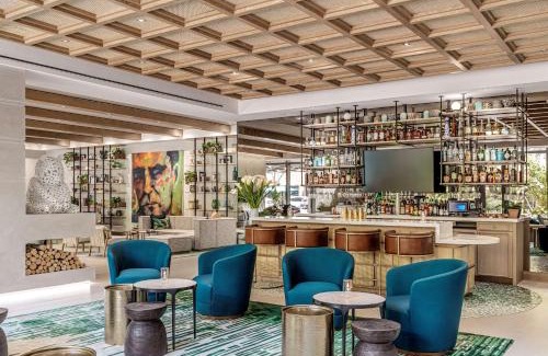 Pineapple Grove Arts District Hotel | The Ray Hotel Delray Beach, Curio Collection By Hilton