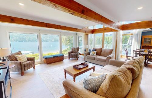 Christina Lake House | The Re-Treat at Christina Lake