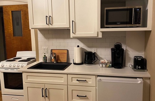 Queens Square Apartment | The Reagh's (one room suite)-1 of 3 suites in this Heritage property 4.5 star