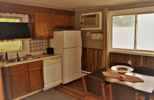 Grand Forks Apartment | The Red 6: indulge in the charm of a delightful and cozy 2-bedrm apartment