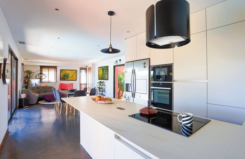 Aubais House | The Red Cocoon (Pool & SPA)