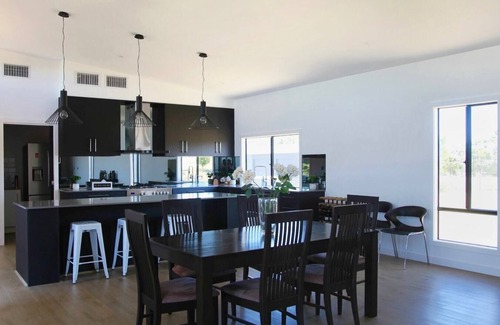 Nuriootpa House | The Red Door @ Barossa Valley ★Vineyard View★