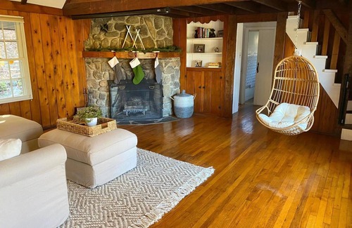 Lake Mohawk House | The Red Door Cabin at Lake Mohawk