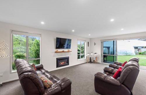 New Plymouth House | The Red Door - New Plymouth Holiday Home