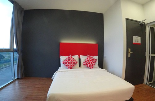 Bandar Saujana Putra Hotel | The Red Hotel