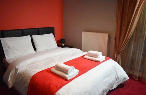Trikala Apartment | The Red House Δίπλα στον Μύλο των Ξωτικών